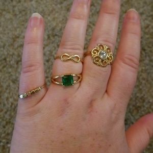 Assortment of gold rings